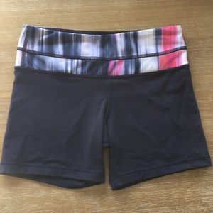 Lululemon volleyball/biker short!